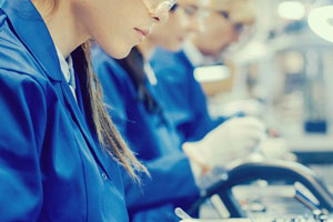 带有 LT Spice 的模拟电路 – 完整课程（33 小时以上） ( Analog Circuits With LT Spice – Complete Course (33+ Hours) )