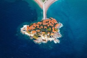 10个关于前往黑​​山旅行的油管频道travellovers